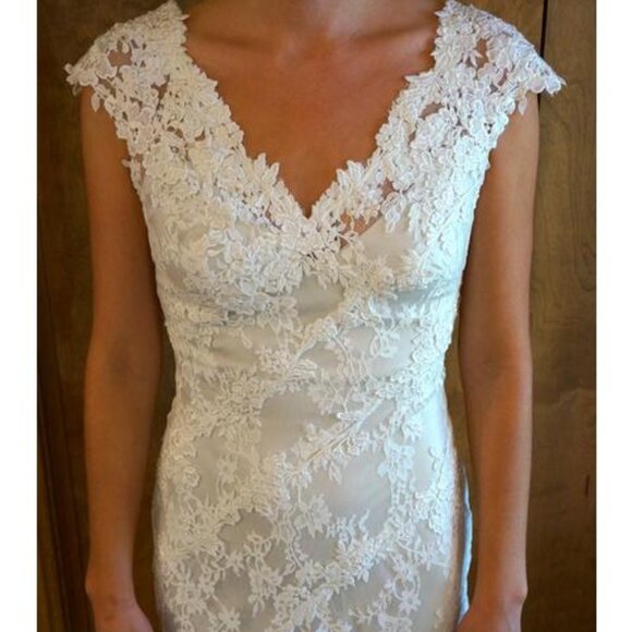 Allure Couture Elegant Wedding Gown P952 - Picture 2 of 12